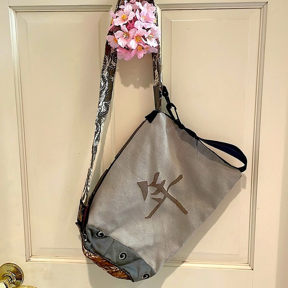 Fabric Sling bag “Every Cloud Has a Silver Lining” - Picture 2 of 6